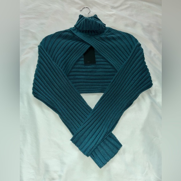 NBD Midori turtleneck cropped sweater shrug in teal ribbed knit material - Picture 2 of 4